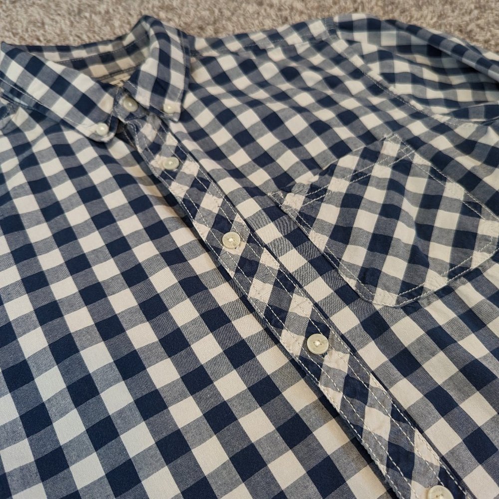 Urban Pipeline Button Down - Picture 2 of 6